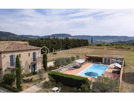 vente locaux professionnels à villeneuve-de-berg (07170)  299 000 €