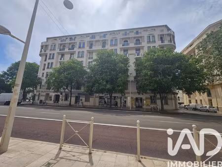 vente commerce 81 m² toulon (83000)