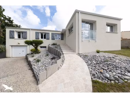 vente maison 6 pièces 168 m² aubigny-les clouzeaux (85430)