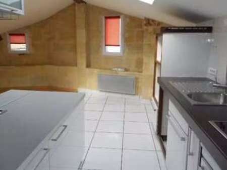 location appartement 3 pièces à bordeaux (33000) : à louer 3 pièces / 45m² bordeaux