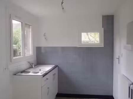 location appartement 1 pièce 22 m² à pontivy (56300)  360 €