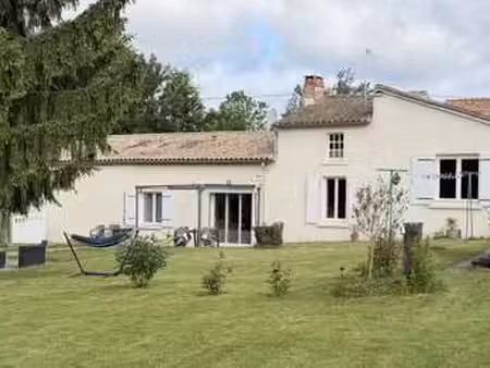 vente maison à bazoges-en-pareds (85390) : à vendre / 90m² bazoges-en-pareds