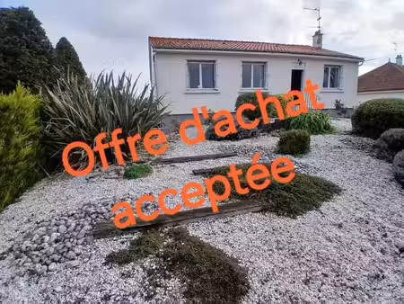 maison proche des commodités  terrain de 940m²