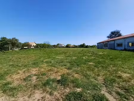 terrain civaux 2228m²