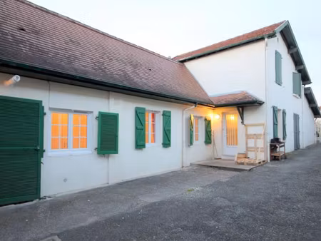 location appartement 3 pièces 66 m² à orthez (64300)  545 €