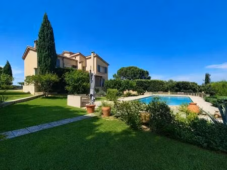villa d’architecte en exclusivité sur caveirac – 173 m² sur 1 858 m² de terrain