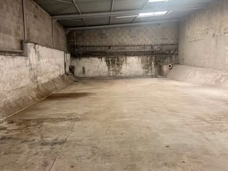 location local d’activités saint-étienne 42100 477m²
