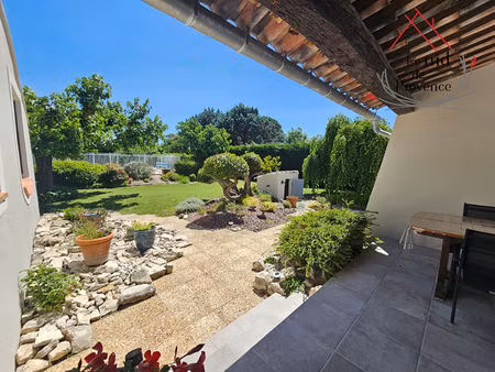 villa rénovée en bord de sorgue velleron