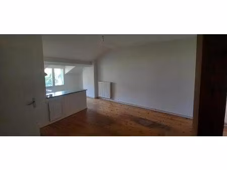t2 - rue raspail 69600 oullins