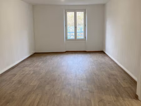 location appartement 2 pièces 42 m² à hyères (83400)