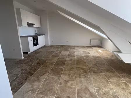 location appartement 2 pièces 43 m² à hyères (83400)