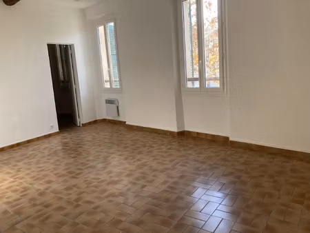 location appartement 2 pièces 48 m² à la crau (83260)