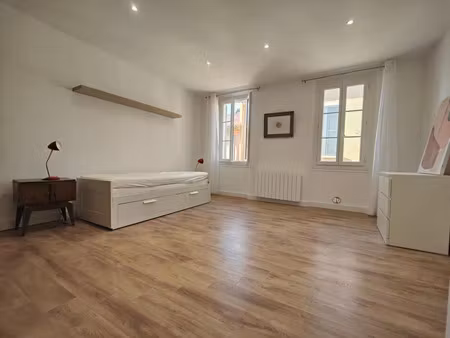 location appartement 1 pièce 33 m² à sanary-sur-mer (83110)