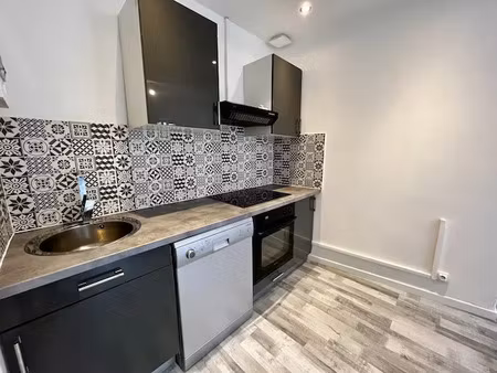 location appartement 2 pièces 41 m² à toulon (83000)