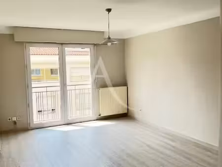 location appartement 2 pièces 48.5 m² à la roche-sur-yon (85000)  620 €