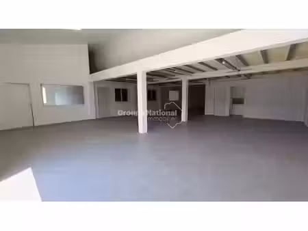 sorgues - bureau et entrepôt de 240 m² avec climatisation revers