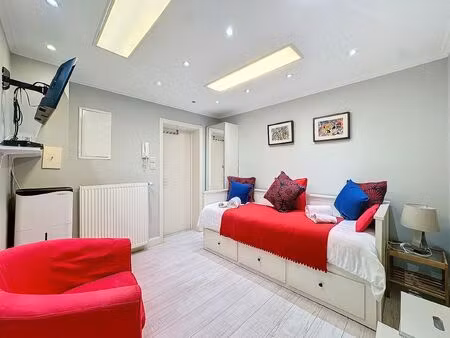 studio à louer   bruxelles (vbe42558)