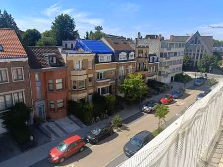 appartement 2 chambres tout proche square levi