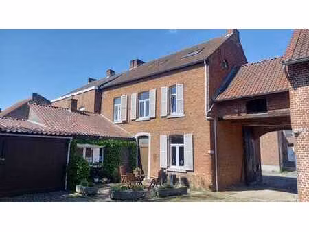 maison authentique  vue sur un ancien corps de ferme