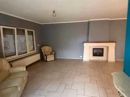 villa 4 façades avec garage  jardin et terrasse