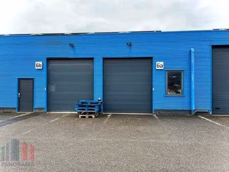 unité pme stratégiquement située de 185 m² à proximité de...