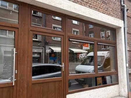 rez commercial à remettre (actuellement comedy club).