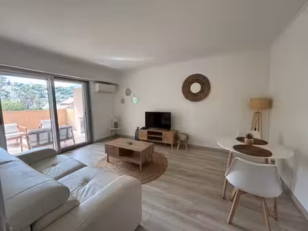 location meublée appartement 1 pièce 30 m² à mandelieu-la-napoule (06210)  800 €