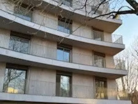 location parking à villefranche-sur-saone (69400)  98 €