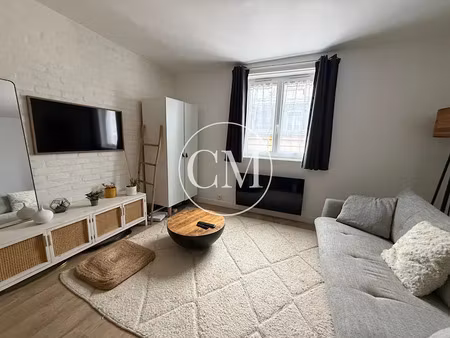 location meublée appartement 1 pièce 23.24 m² à versailles (78000)  960 €