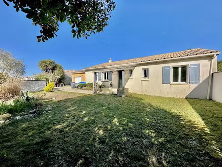 location maison 5 pièces 107 m² à la ronde (17170)  995 €