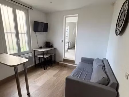 location appartement 2 pièces 33 m² à aubervilliers (93300)  1 030 €