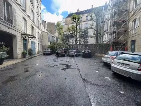 location locaux professionnels 1 pièce 23 m² à paris 8ème (75008)  1 130 €