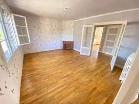 vente appartement 3 pièces à conde-sur-noireau (14110) : à vendre 3 pièces / 67m² conde-su