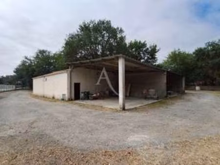 location bureaux et commerces à fresnay-en-retz (44580) : à louer / 141m² fresnay-en-retz