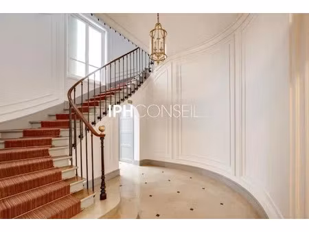 location locaux professionnels 3 pièces 77.24 m² à neuilly-sur-seine (92200)  3 250 €