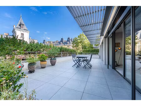 appartement t3 avec grande terrasse et vue dégagée à aix-les-bains
