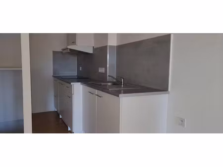 location appartement 1 pièce 52.23 m² à manosque (04100)  445 €