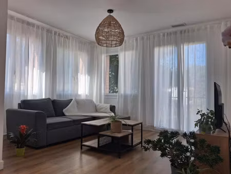 location meublée appartement 4 pièces 81 m² à vinon-sur-verdon (83560)  950 €