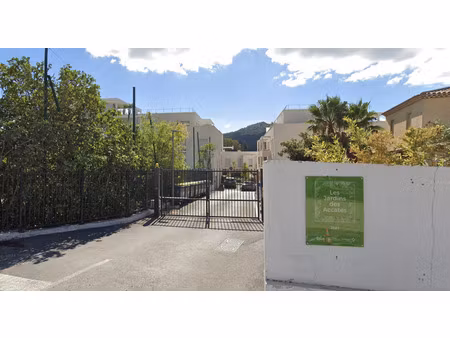 location garage 13 m² à marseille 11 (13011)