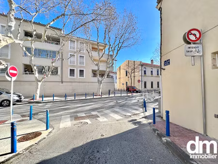 local commercial d'une surface de 42m2 avec garage de 20m2