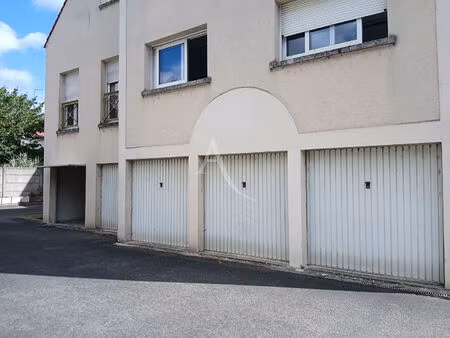 vente parking / box 1 pièce  20.00m²  melun