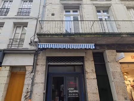 à louer – immeuble mixte commercial & habitation – saumur hyper centre