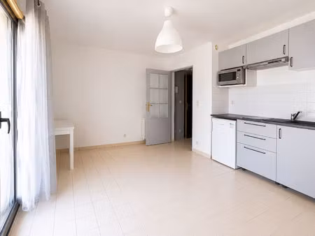 studio meublé avec jardin privatif - issy les moulineaux