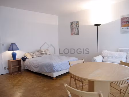 studio meublé avec ascenseur et concierge