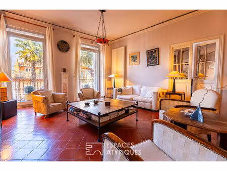 appartement de caractère dans un bel immeuble ancien avec vue