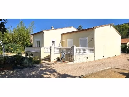 villa t4 de 123 5 m² avec garage et piscine