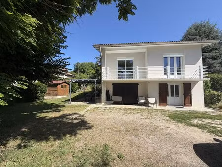 maison individuelle sur 4 200 m² de terrain avec verger