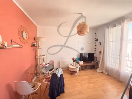 colombes – centre-ville – t3 de 45 25 m² avec balcon