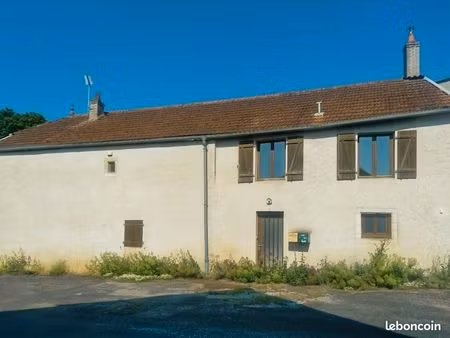 immeuble 8 pièces 144 m²