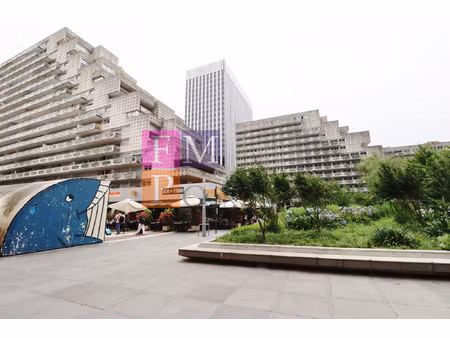 grand studio meuble de 33m2/loggia/esplanade de la defense